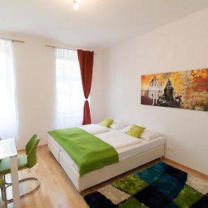 Studio met een King Size Bed